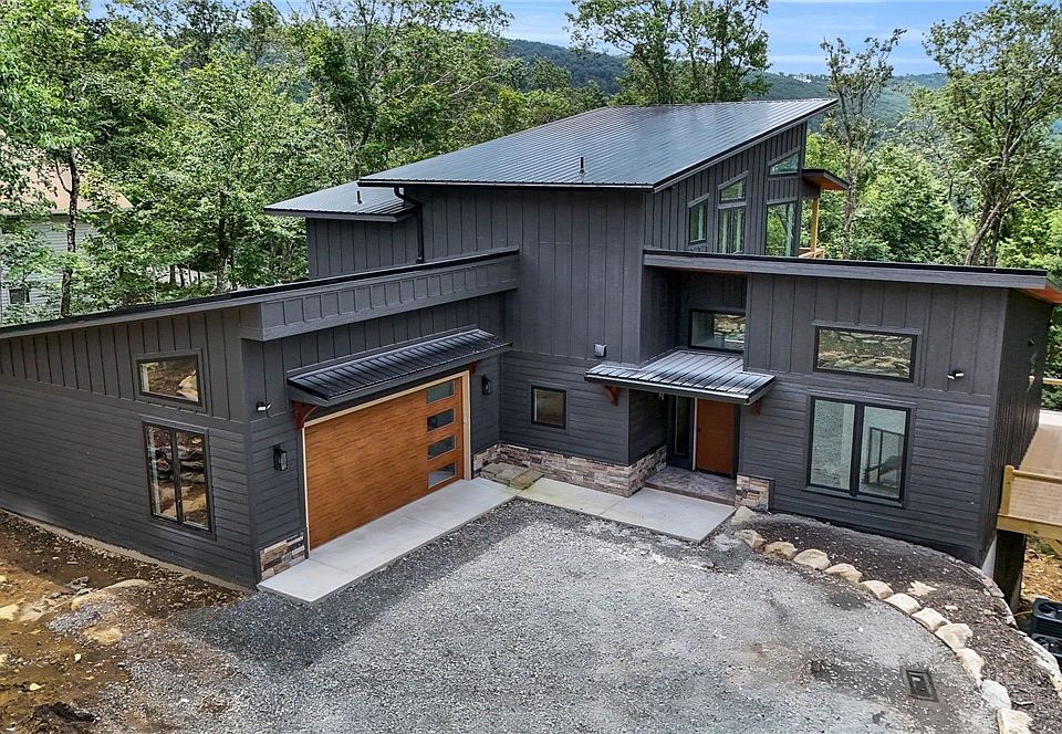 1st image of 109 Pinnacle Ridge Road