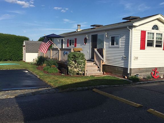 4th image of 100 Deforest Rd Unit 308