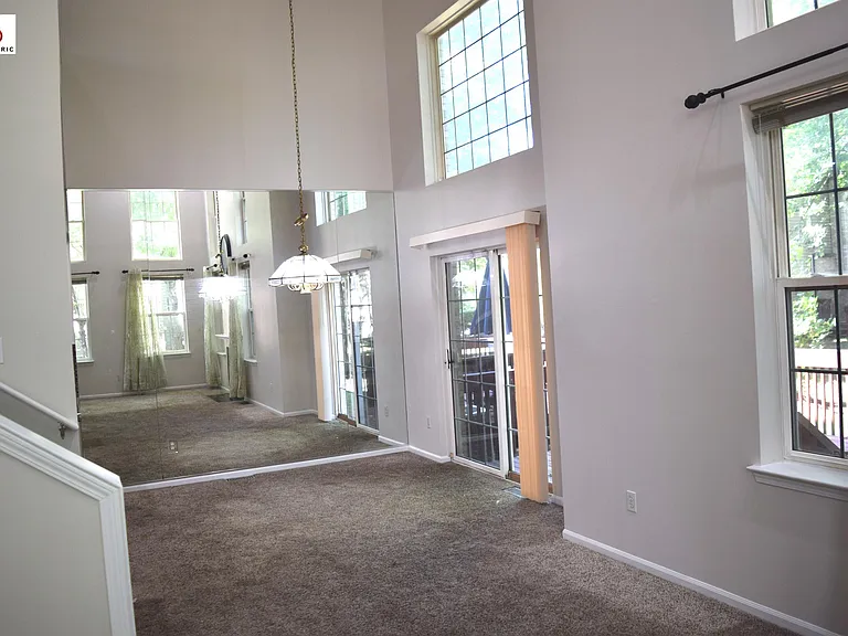 1566 Heron Cir — Photo 5