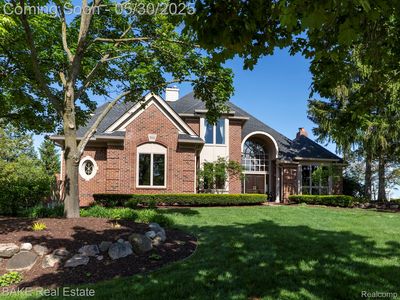 966 McDonald Dr, Northville, MI, 48167