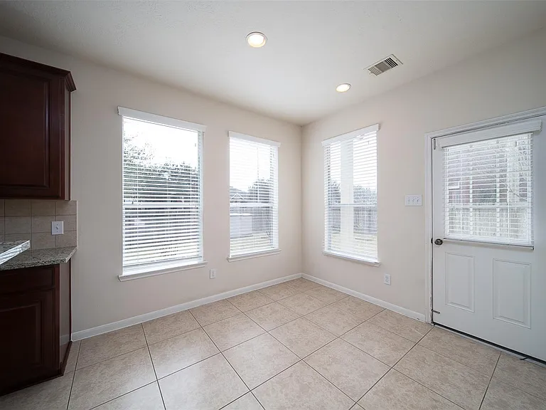 12802 Flat Creek Dr — Photo 11