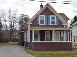 27 Bunker Hill St, Lancaster, NH 03584