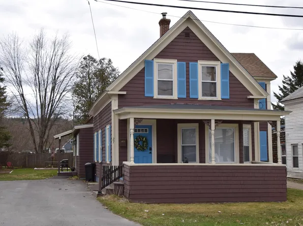 27 Bunker Hill Street, Lancaster, NH 03584