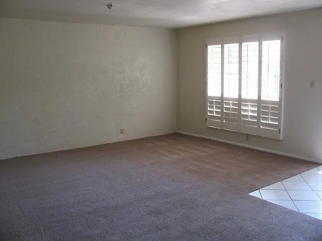 3230 E Pinchot Ave #12 — Photo 6