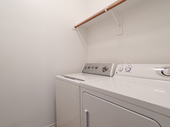 2nd image of 1121 Sierra Blanca Dr
