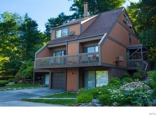 14 Pond Ln, Dobbs Ferry, NY 10522