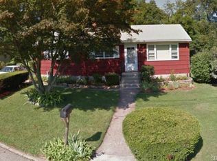 43 Eastwood Rd, Bridgeport, CT 06606