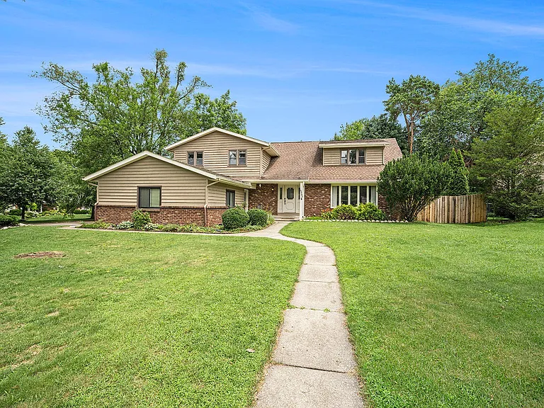 6565 Pleasantview Dr — Photo 2
