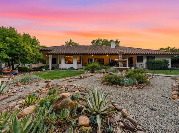 1533 Arroyo Manor Dr, Redding, CA 96003