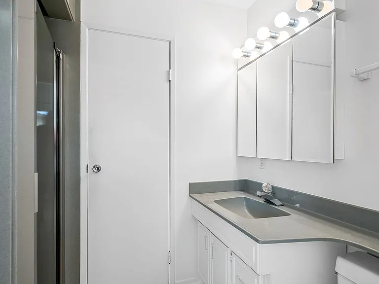 5708 Lamas St — Photo 19