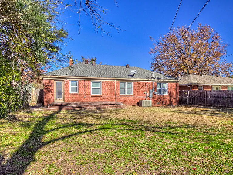 2740 Clermont Pl — Photo 34