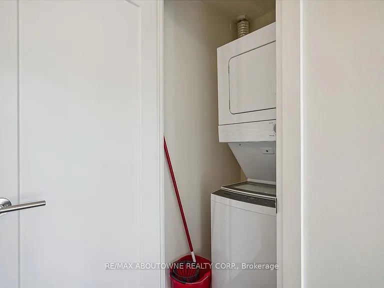 509 Dundas St W #103 — Photo 21