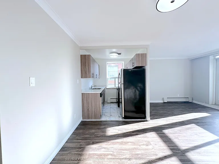 276 Saint Clair Ave W #304 — Photo 3