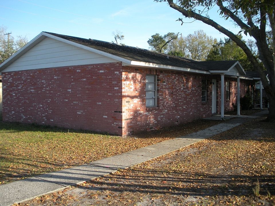 1st image of 1335 E Parker St #1335