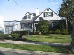 14 Eden Rd, Lido Beach, NY 11561