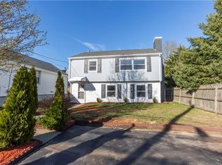 1026 W Shore Rd, Warwick, RI 02889