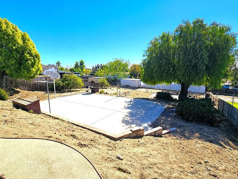1540 Belmont Park Rd — Photo 28