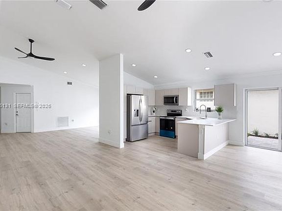 3rd image of 46 Gables Blvd #46