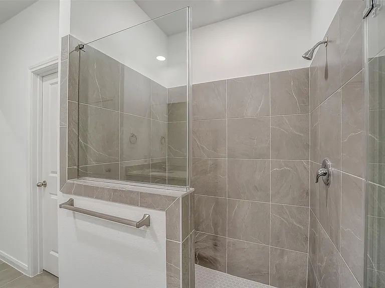 11931 Pondwood Dr — Photo 15