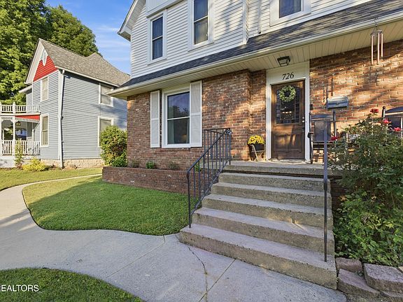 4th image of 726 Clinton St