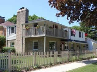 4543 N Wildwood Ave, Shorewood, WI 53211