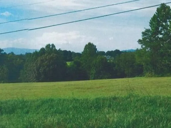 8640 E Lynchburg Salem Tpke, Goode, VA 24556