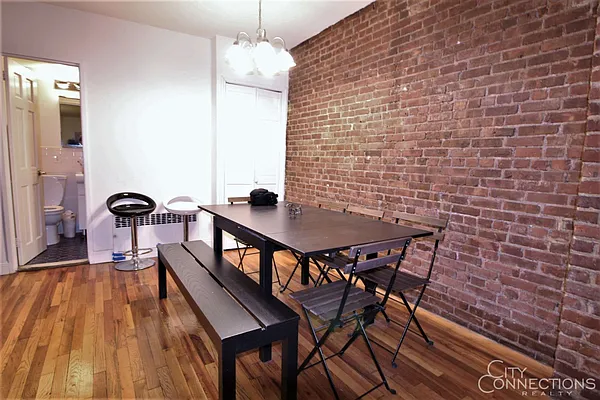 Rented by City Connections Realty | media 34