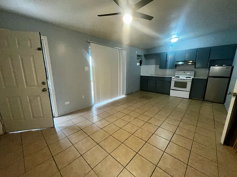 1101 Hibiscus Ave — Photo 3