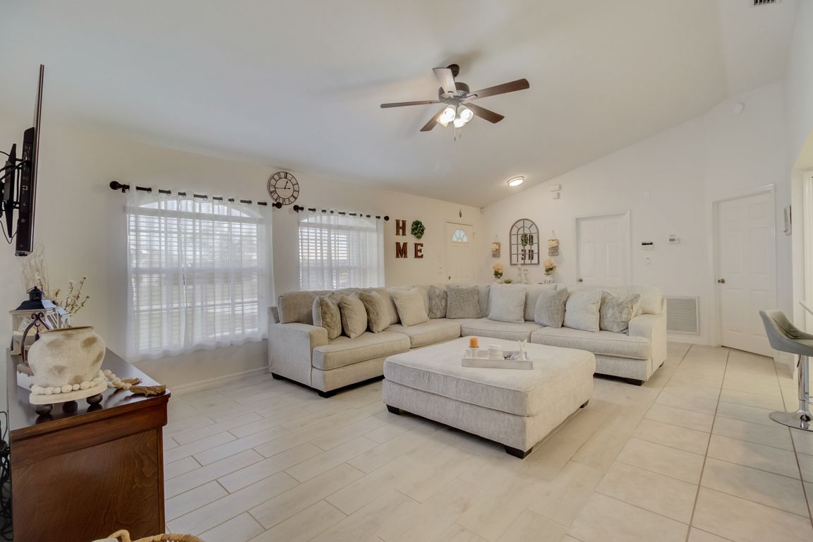 105 Lakefront Ct NE, Lake Placid, FL 33852 Zillow
