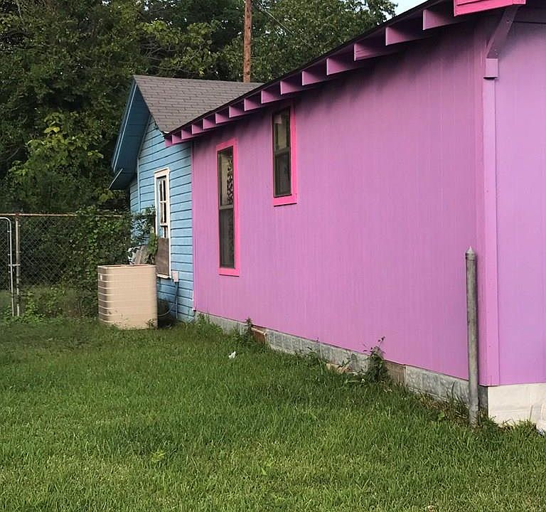 2nd image of 1306 N Raguet St
