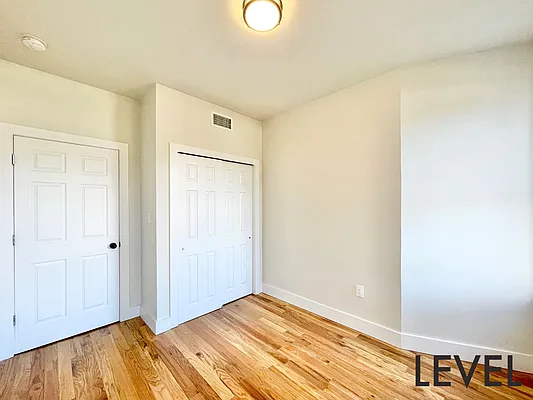 Rented by Level Group | media 9