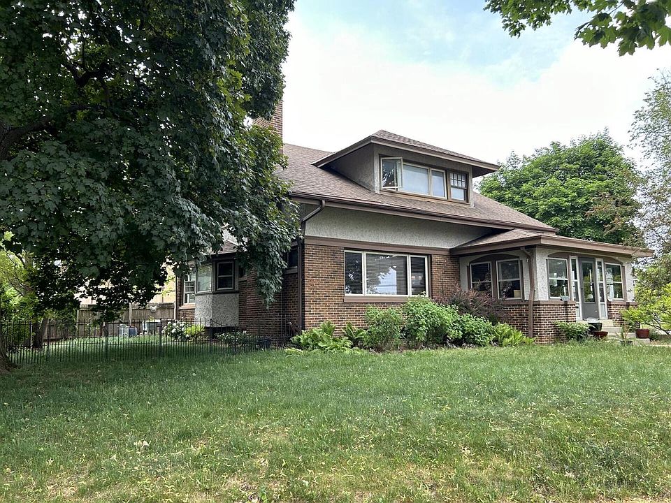 1st image of 4704 West Woodlawn COURT