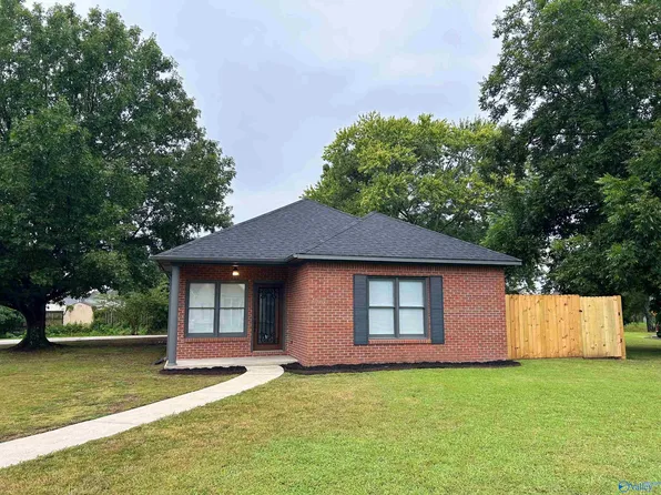 1813 Kathy Lane Ct SW, Decatur, AL 35603