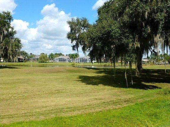 3rd image of 2112 The Oaks Blvd
