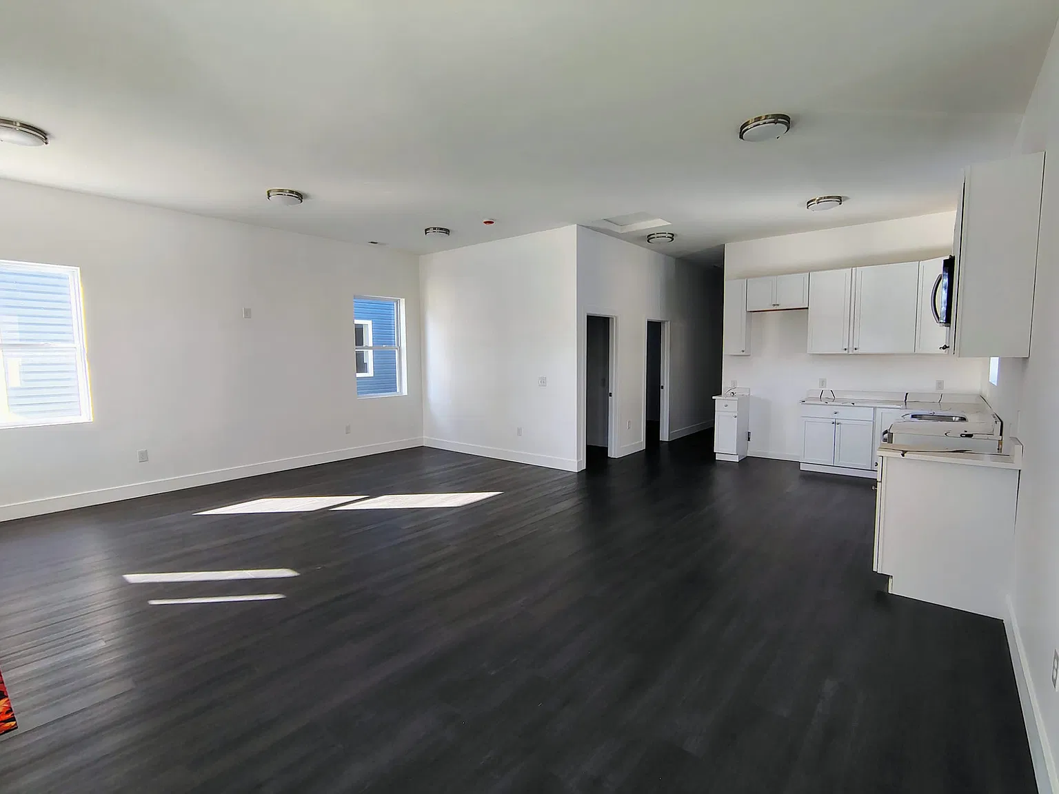 3 bed, 1800 sqft, $2,000 — Photo 3