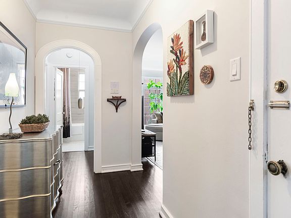 5th image of 946 Michigan Ave #3C