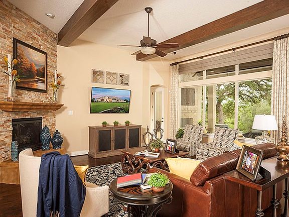 The Maidstone - Family Room