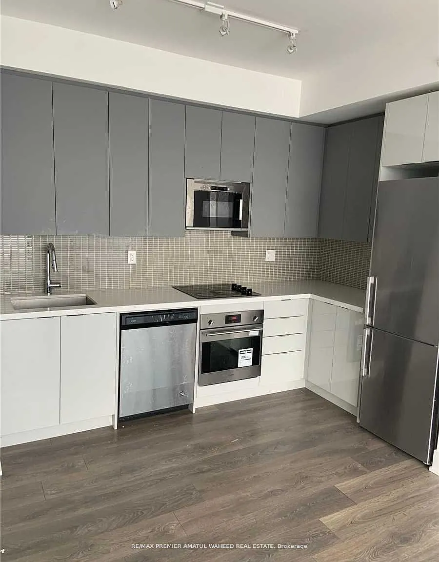 3 bed, $3,000 — Photo 2