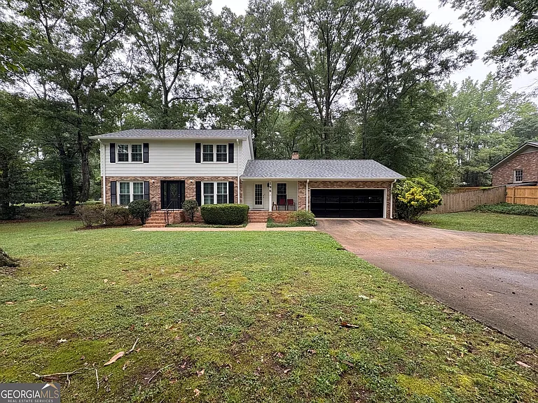 196 Avalon Dr — Photo 4