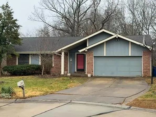 11 Brentmoor Ct, Saint Charles, MO 63303