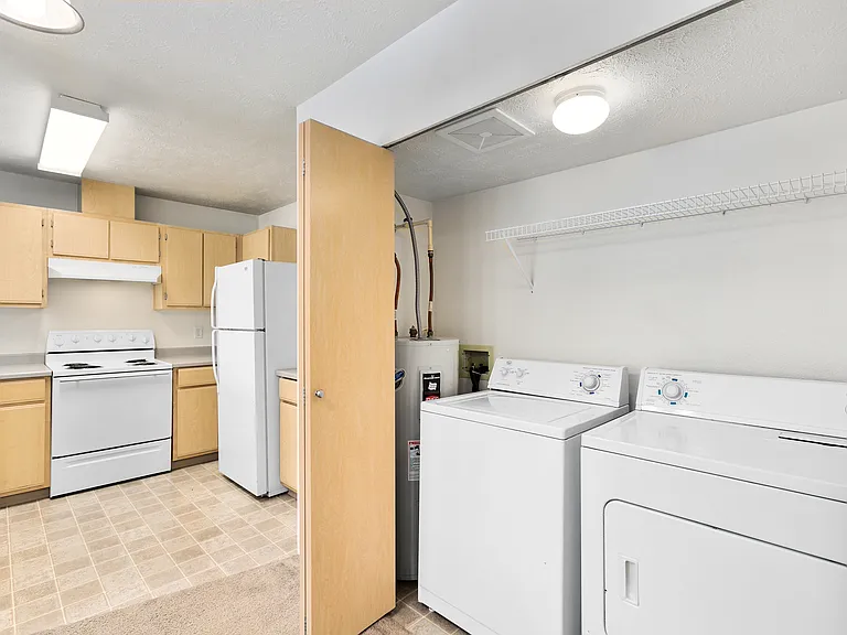 Barrington Place Apartments — Photo 11