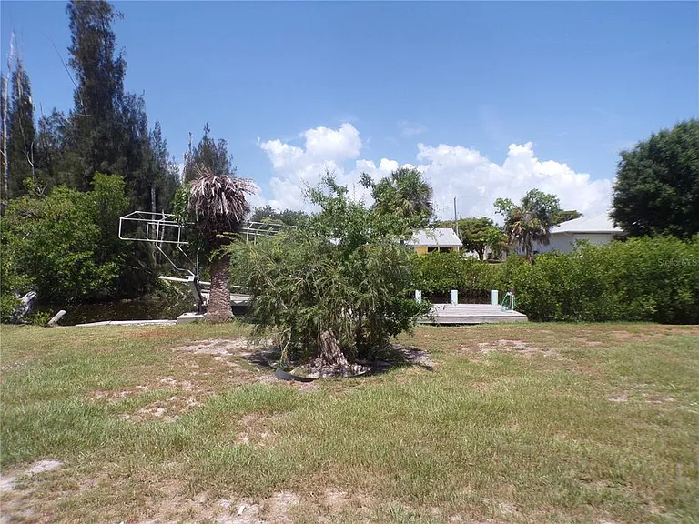 421 Orchid Dr — Photo 22