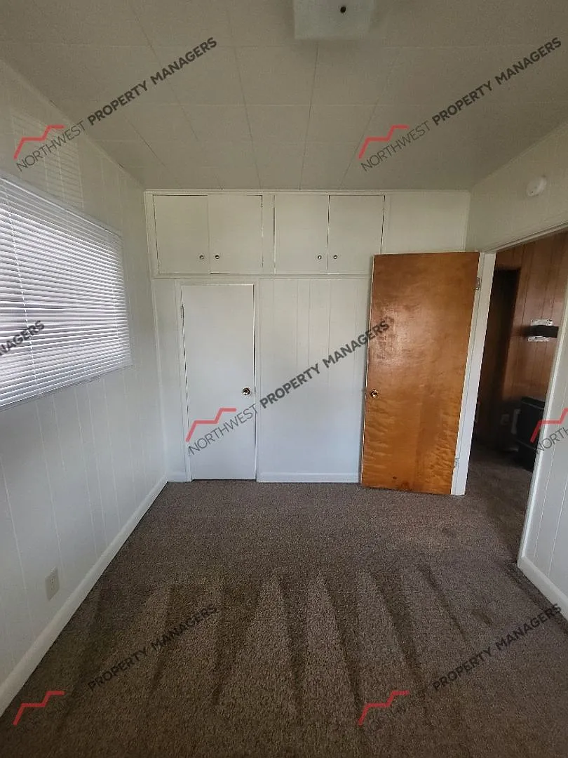 Status: | R13f | $1495 — Photo 3