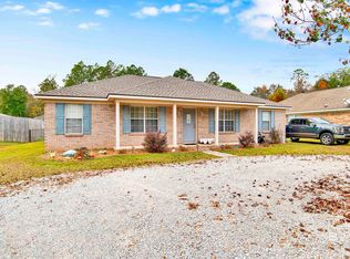 9427 Hammock Rd, Elberta, AL 36530