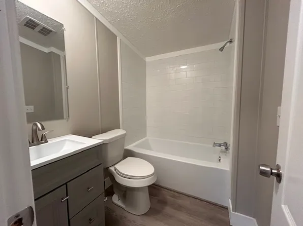 4984 Eisenhower Dr #154, Hudsonville, MI 49426