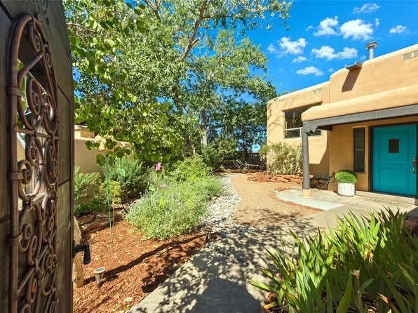 2813 Plaza Verde, Santa Fe, NM 87507