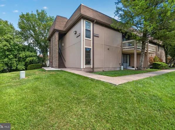 8509 Barrington Ct Unit J, Springfield, VA 22152