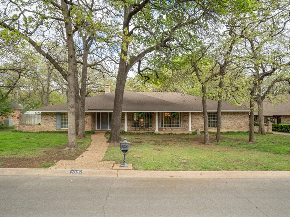 2009 Hollyhill Ln, Denton, TX 76205