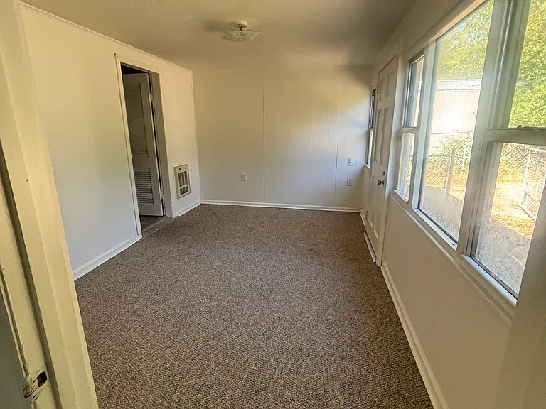 1558 Claiborne St — Photo 8