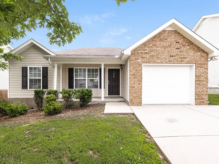 1017 Cheryl Ln — Photo 1